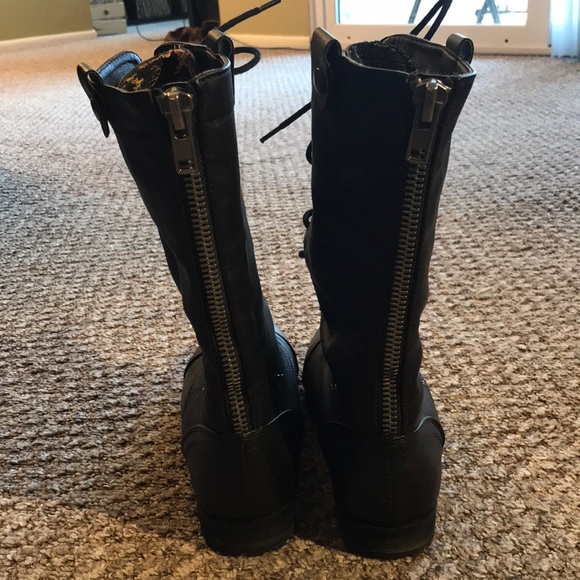 Size 8 Forever 21 Black Boots - Picture 6 of 7